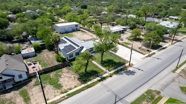 $599,900 | 715 North High Street, Uvalde, TX 78801