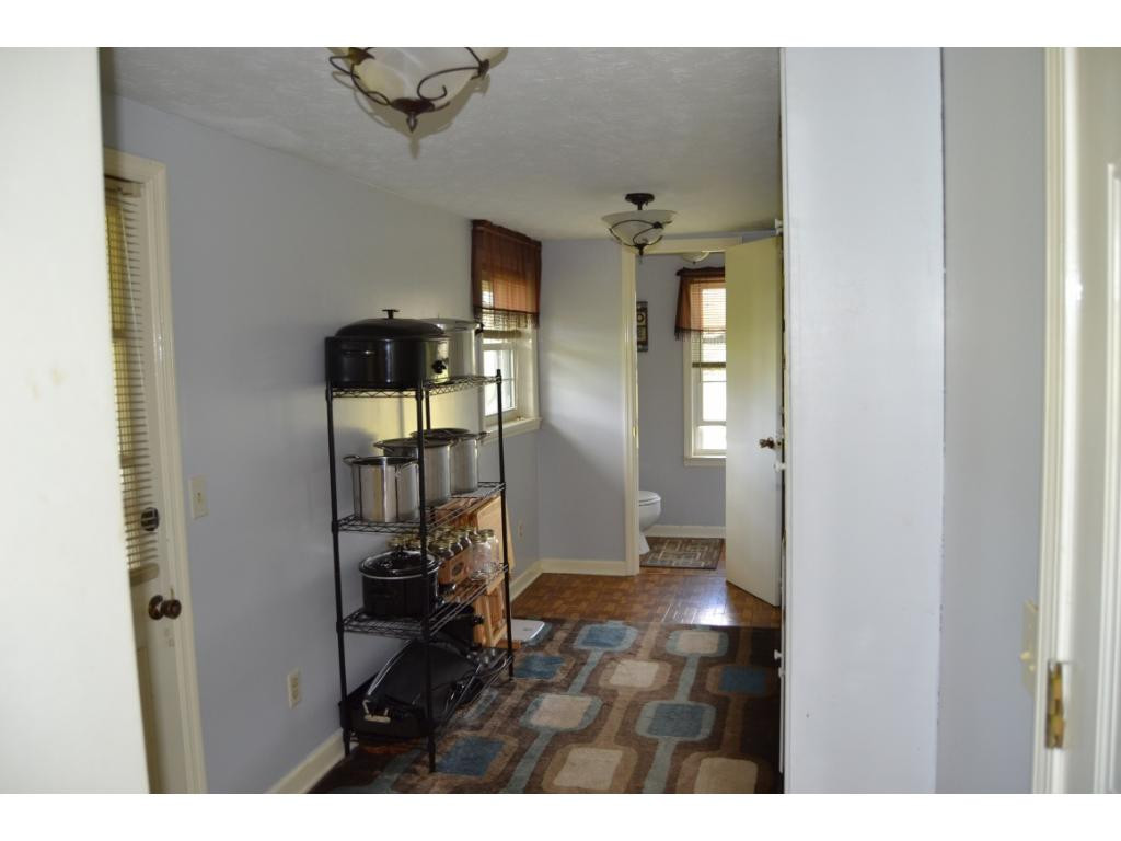 1690 South Allens Bridge Road Greeneville, TN 37743 - Photo 14 of 33 Photo 14