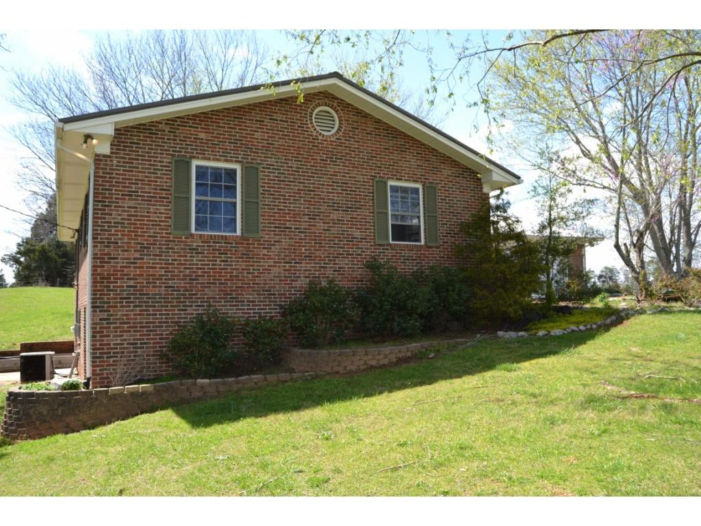 1690 South Allens Bridge Road Greeneville, TN 37743 - Photo 9 of 33 Photo 9