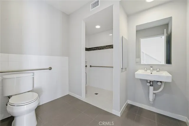 $1,425,000 | 639 Channel Way, Costa Mesa, CA 92627