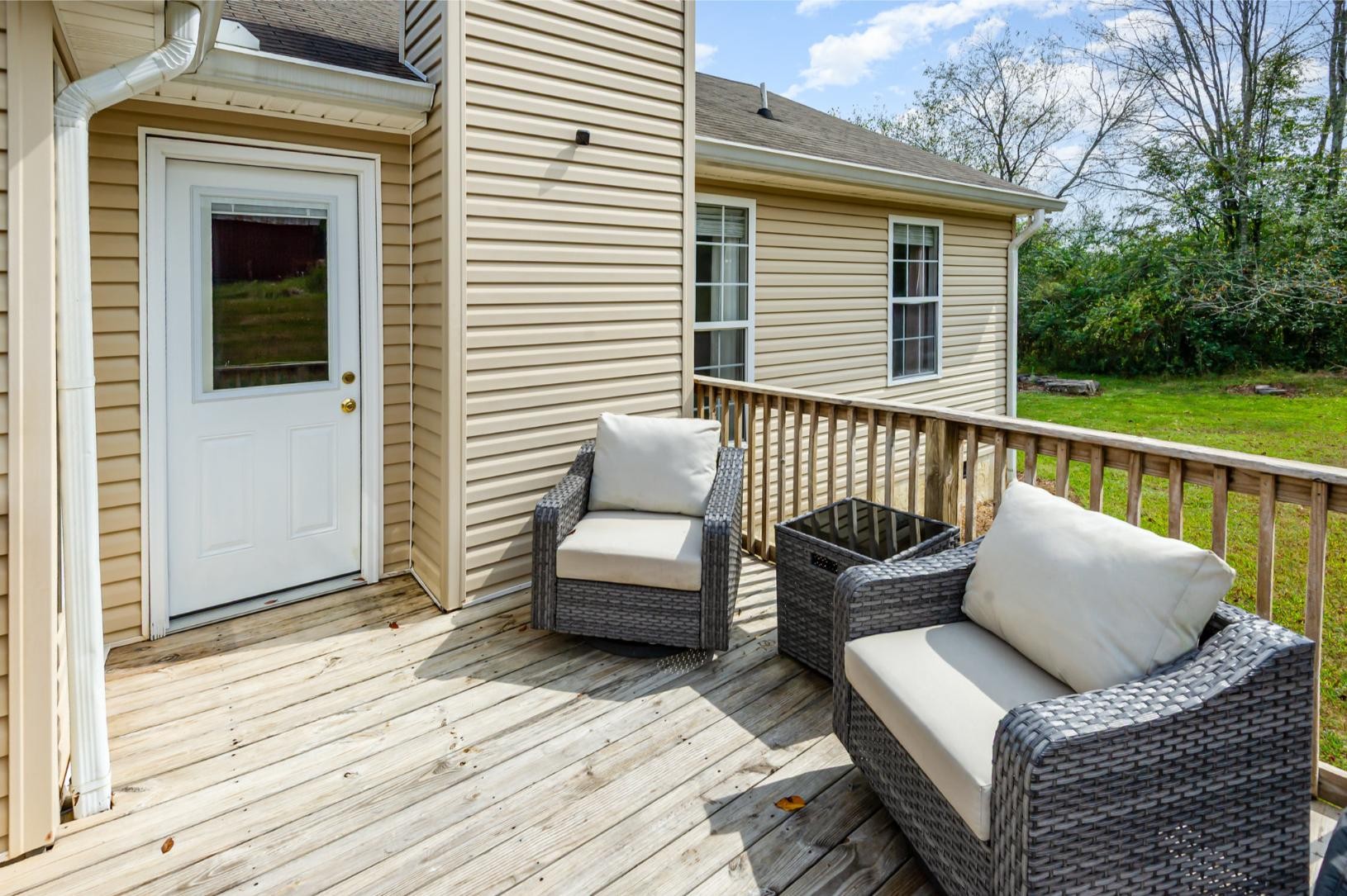 879 Rock Bridge Road Bethpage, TN 37022 - Photo 29 of 39 a balcony with furniture and garden view