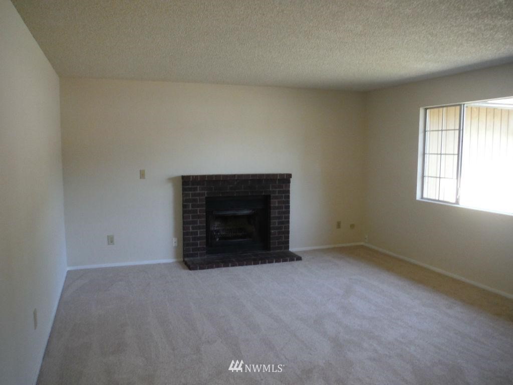 1710 172nd Street Southeast Bothell, WA 98012 - Photo 3 of 12 Gallery Image 3