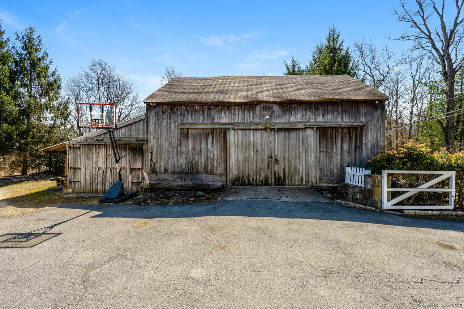 175 Mountain Road Wilton, CT 06897 - Photo 35 of 40