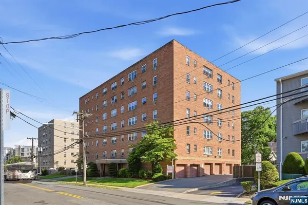 $299,000 | 25 Jefferson Street, Unit 2F, Hackensack, NJ 07601