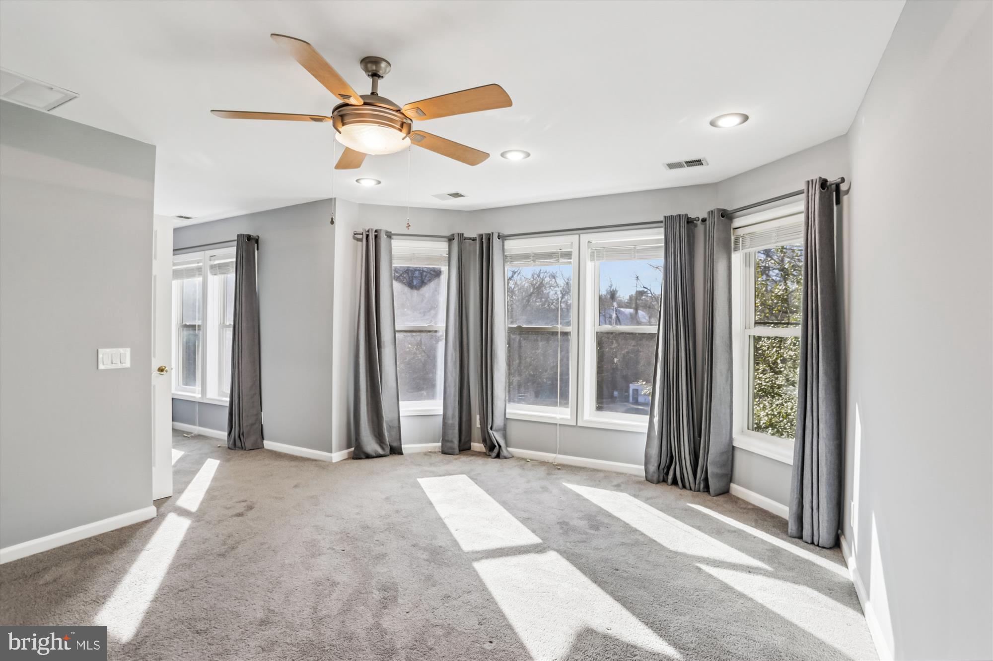15 Ritchie Avenue Silver Spring, MD 20910 - Photo 41 of 73 Primary Bedroom w/lots of windows