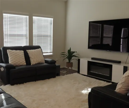 $2,800 | 10818 Sugar Pne Lane, Rosharon, TX 77583