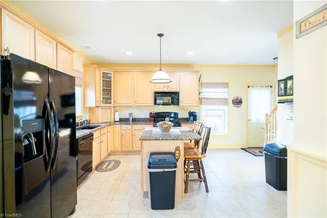 $685,000 | 703 Powder Horn Mountain Road, Deep Gap, NC 28618