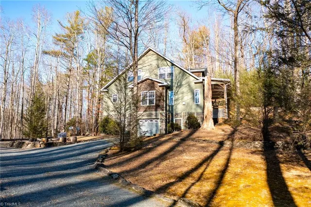 $685,000 | 703 Powder Horn Mountain Road, Deep Gap, NC 28618