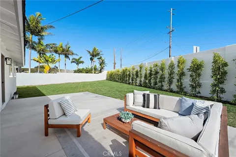 $1,849,000 | 9202 Aloha Drive, Huntington Beach, CA 92646