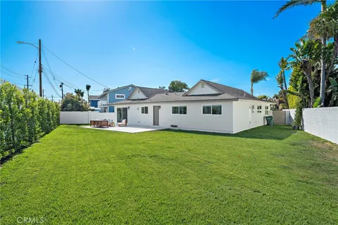 $1,849,000 | 9202 Aloha Drive, Huntington Beach, CA 92646