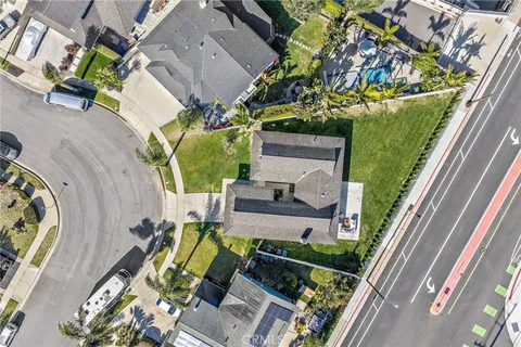 $1,849,000 | 9202 Aloha Drive, Huntington Beach, CA 92646