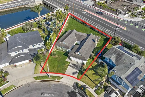 $1,849,000 | 9202 Aloha Drive, Huntington Beach, CA 92646