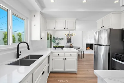 $1,849,000 | 9202 Aloha Drive, Huntington Beach, CA 92646