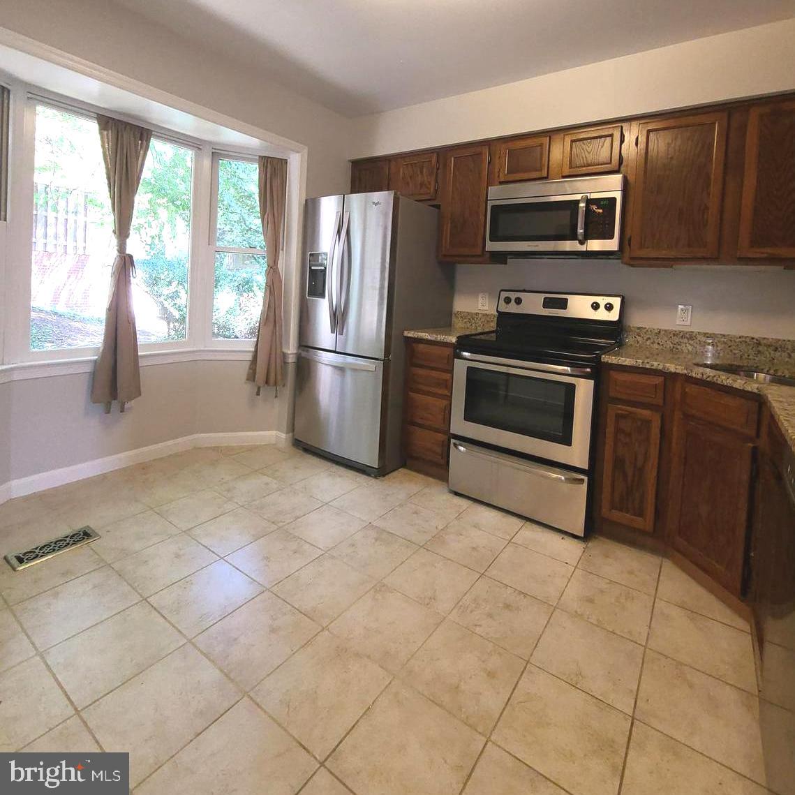 2037 South Glebe Road Arlington, VA 22206 - Photo 4 of 30