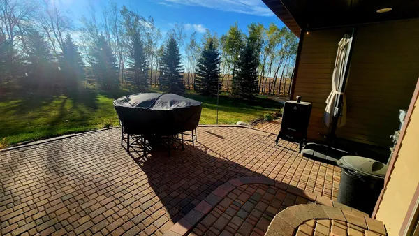 $750,000 | 573 State Highway 30, Pipestone, MN 56164