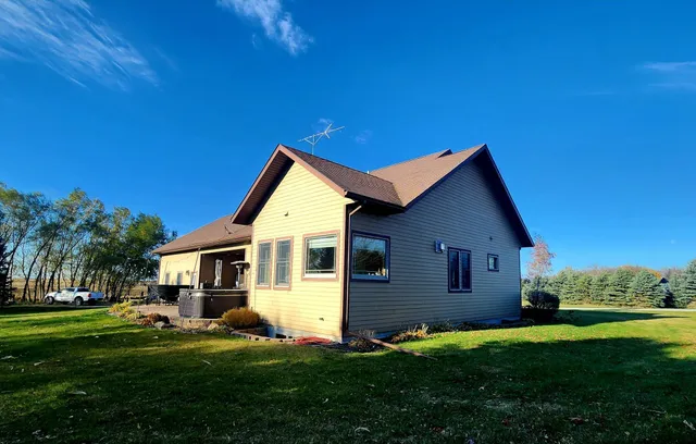 $750,000 | 573 State Highway 30, Pipestone, MN 56164