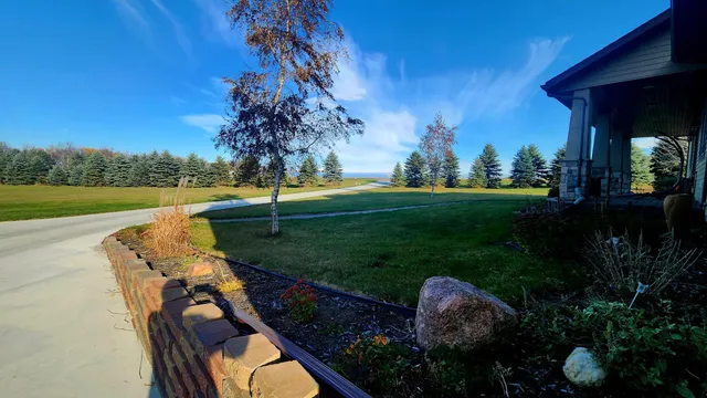 $750,000 | 573 State Highway 30, Pipestone, MN 56164