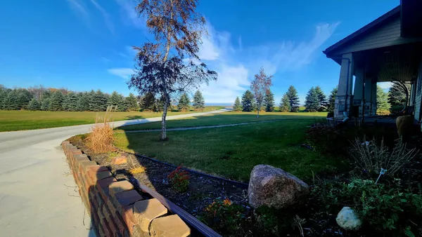 $750,000 | 573 State Highway 30, Pipestone, MN 56164