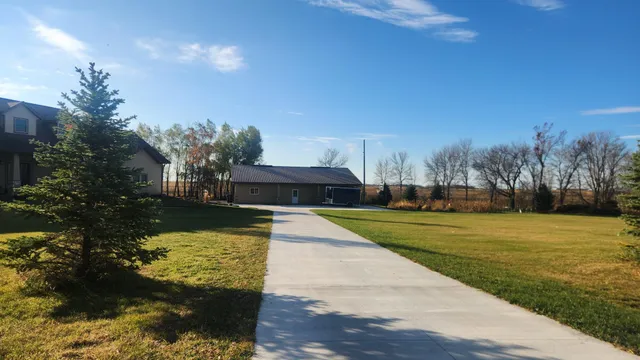 $750,000 | 573 State Highway 30, Pipestone, MN 56164