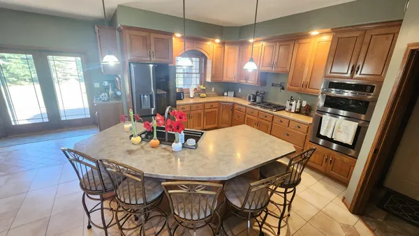 $750,000 | 573 State Highway 30, Pipestone, MN 56164