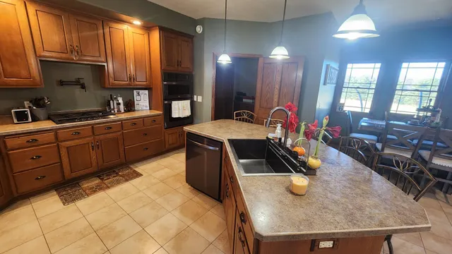 $750,000 | 573 State Highway 30, Pipestone, MN 56164