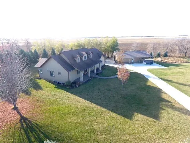 $750,000 | 573 State Highway 30, Pipestone, MN 56164