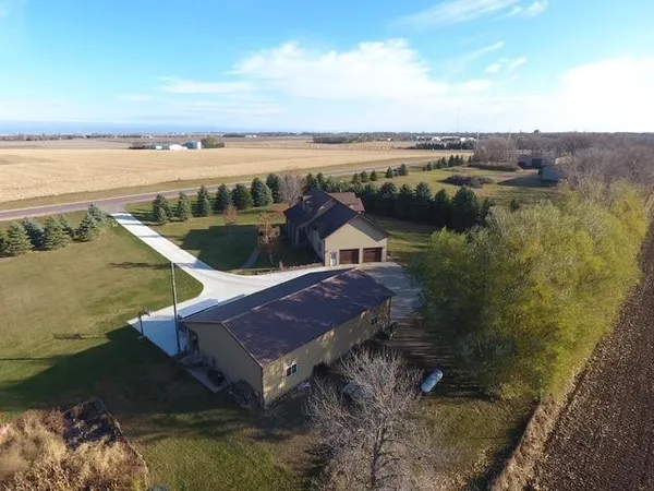 $750,000 | 573 State Highway 30, Pipestone, MN 56164