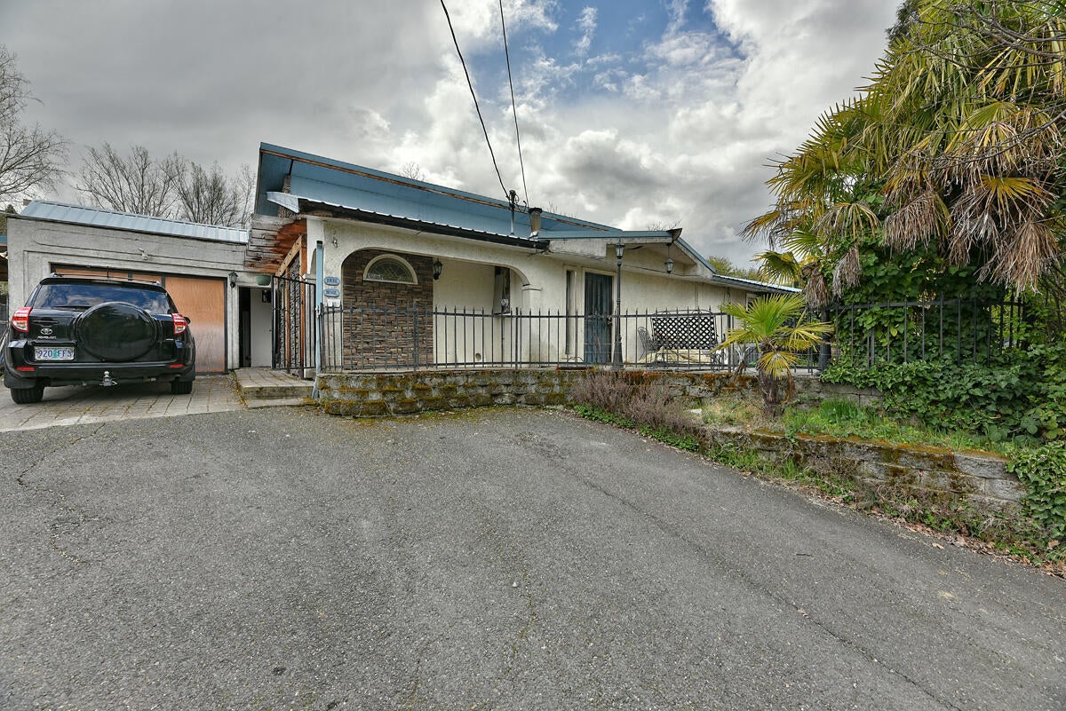 1331 Vawter Road Medford, OR 97501 - Photo 43 of 43 DSC_8768