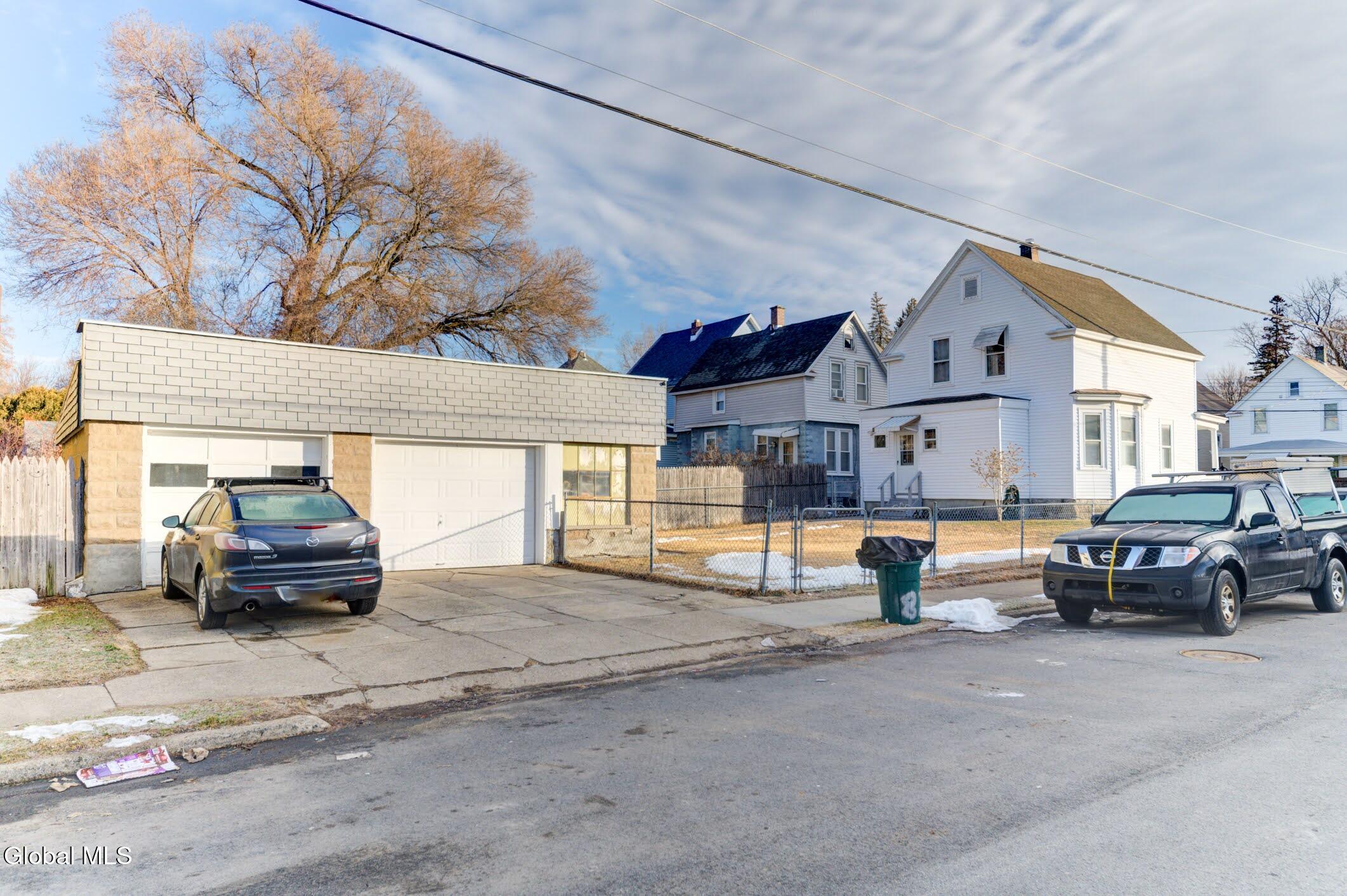 876 Thompson Street Schenectady, NY 12306 - Photo 5 of 30 31-876 Thompson