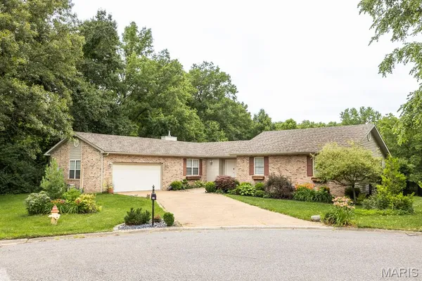 $489,900 | 10 Ryan Circle, Lebanon, IL 62254