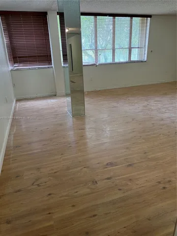 a view of a utility room