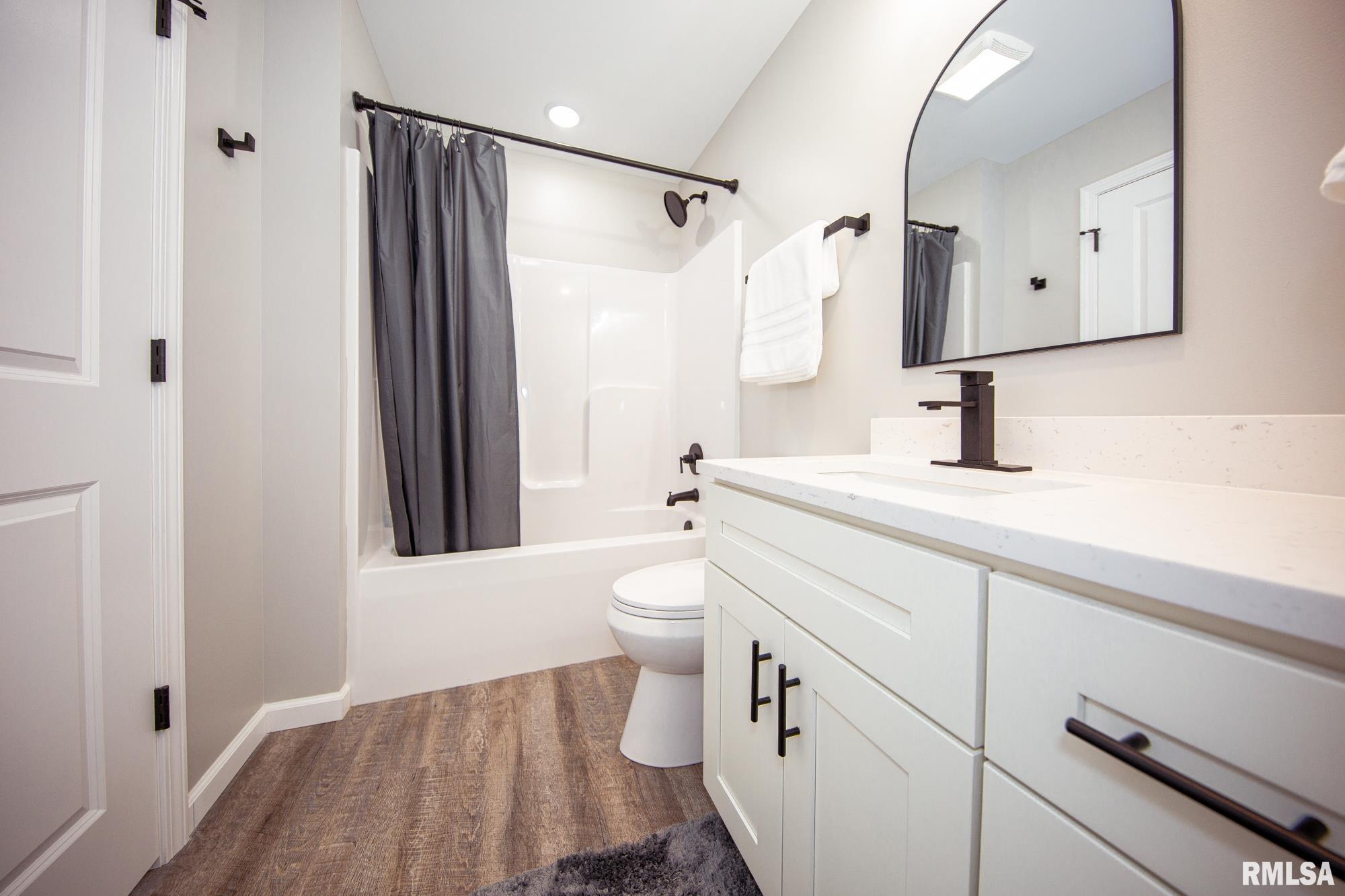 12147 Pebble Point Road Marion, IL 62959 - Photo 14 of 47