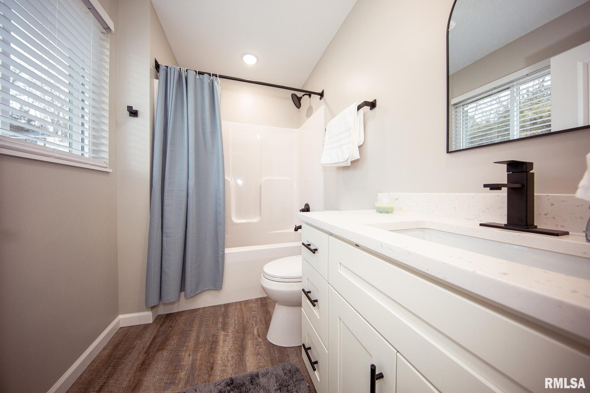 12147 Pebble Point Road Marion, IL 62959 - Photo 16 of 47