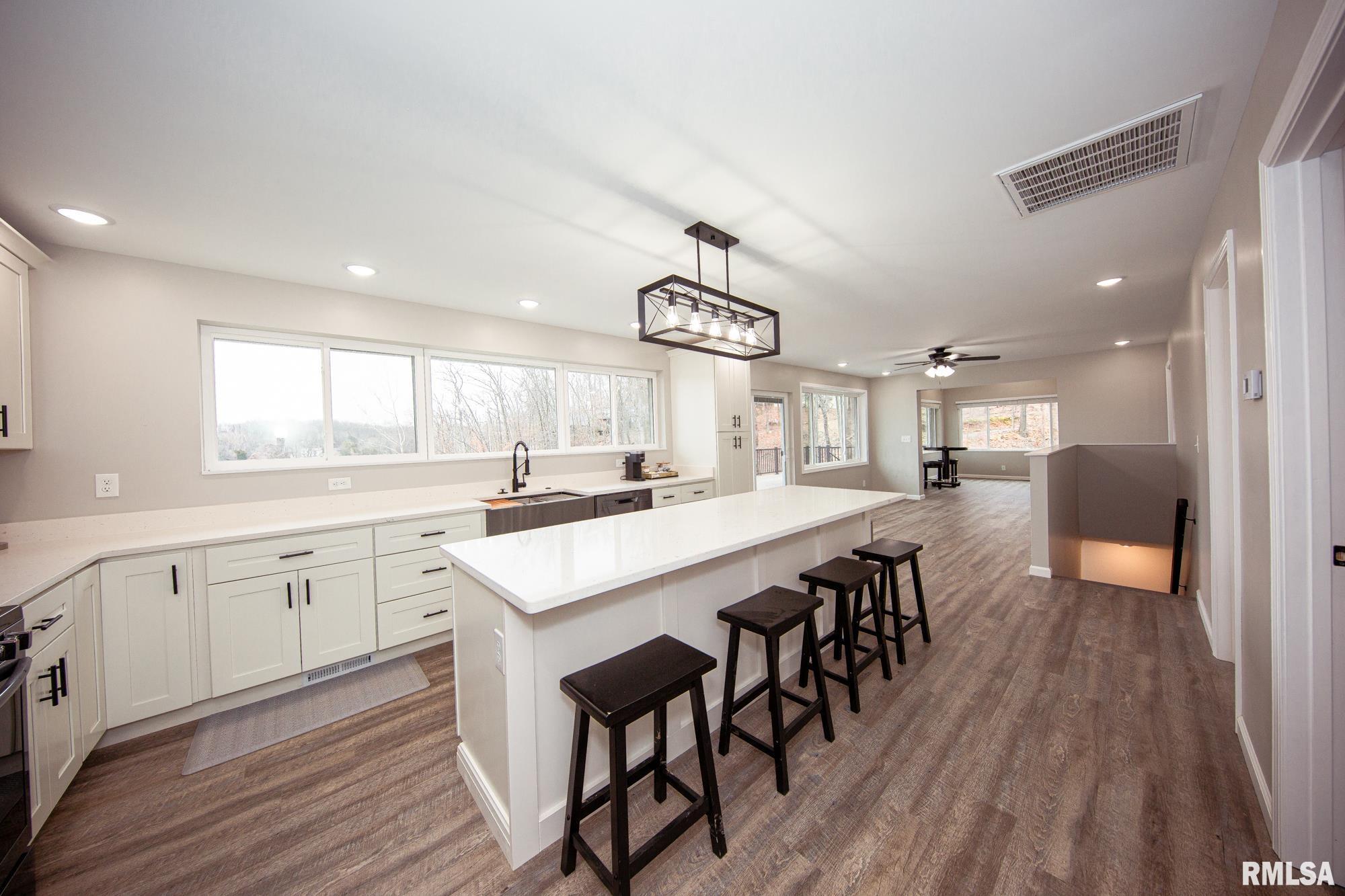 12147 Pebble Point Road Marion, IL 62959 - Photo 19 of 47