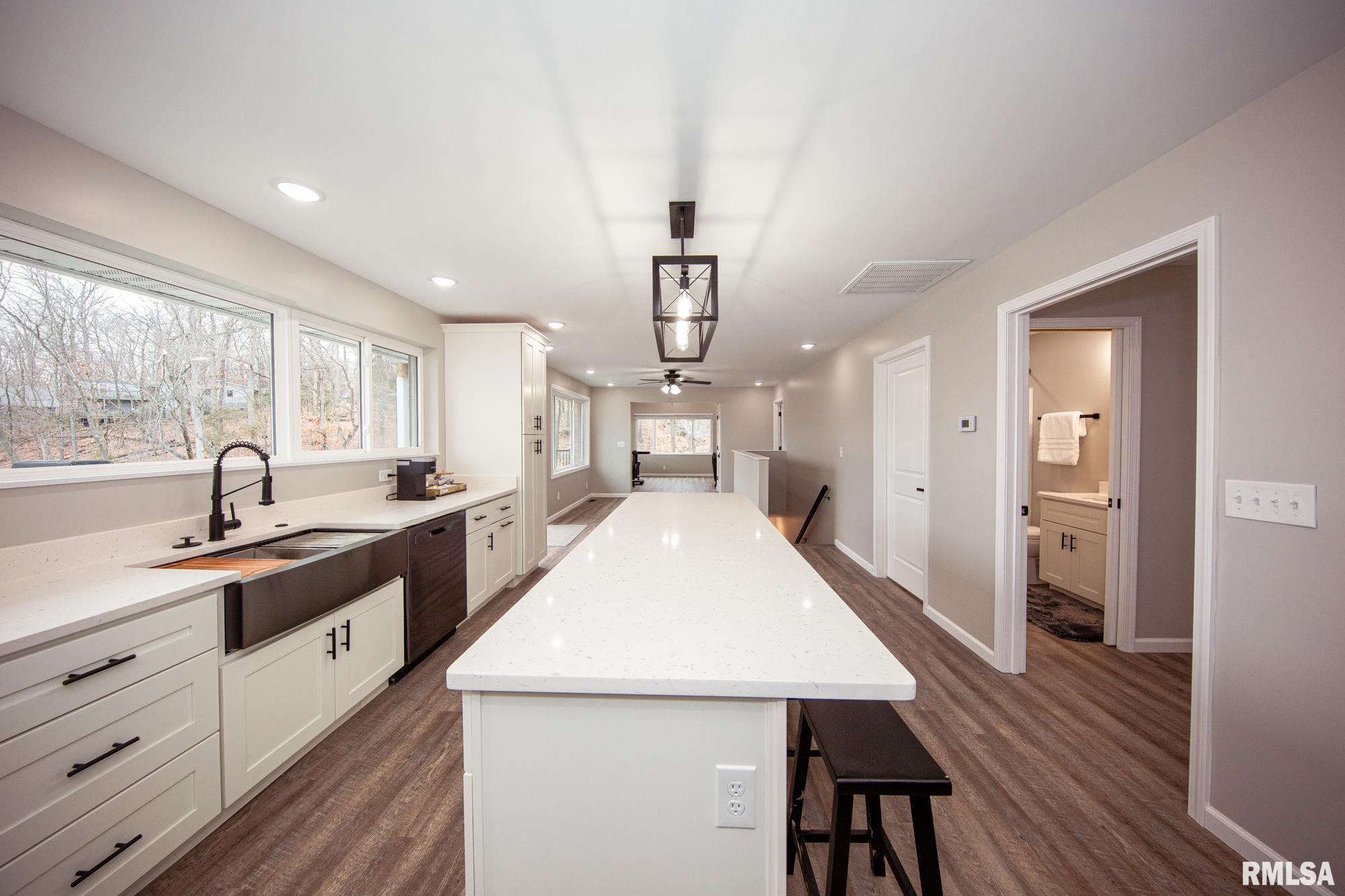 12147 Pebble Point Road Marion, IL 62959 - Photo 20 of 47