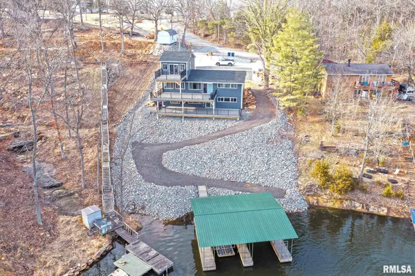 $695,000 | 12147 Pebble Point Road, Marion, IL 62959