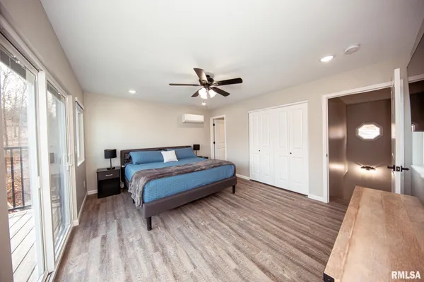 $695,000 | 12147 Pebble Point Road, Marion, IL 62959