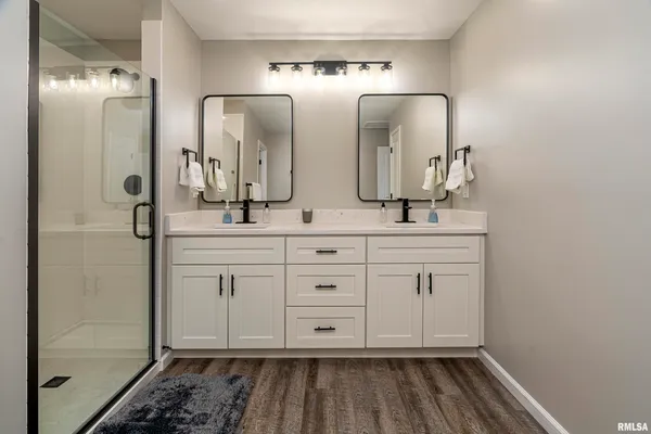 $695,000 | 12147 Pebble Point Road, Marion, IL 62959