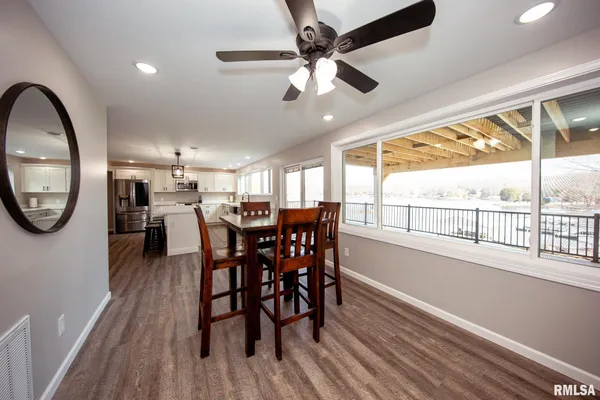 $695,000 | 12147 Pebble Point Road, Marion, IL 62959