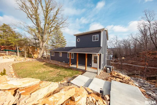 $695,000 | 12147 Pebble Point Road, Marion, IL 62959