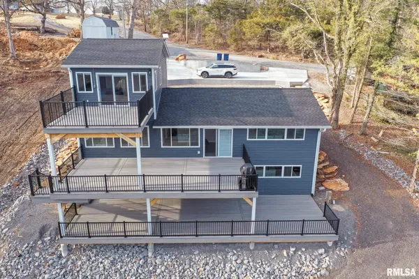 $695,000 | 12147 Pebble Point Road, Marion, IL 62959