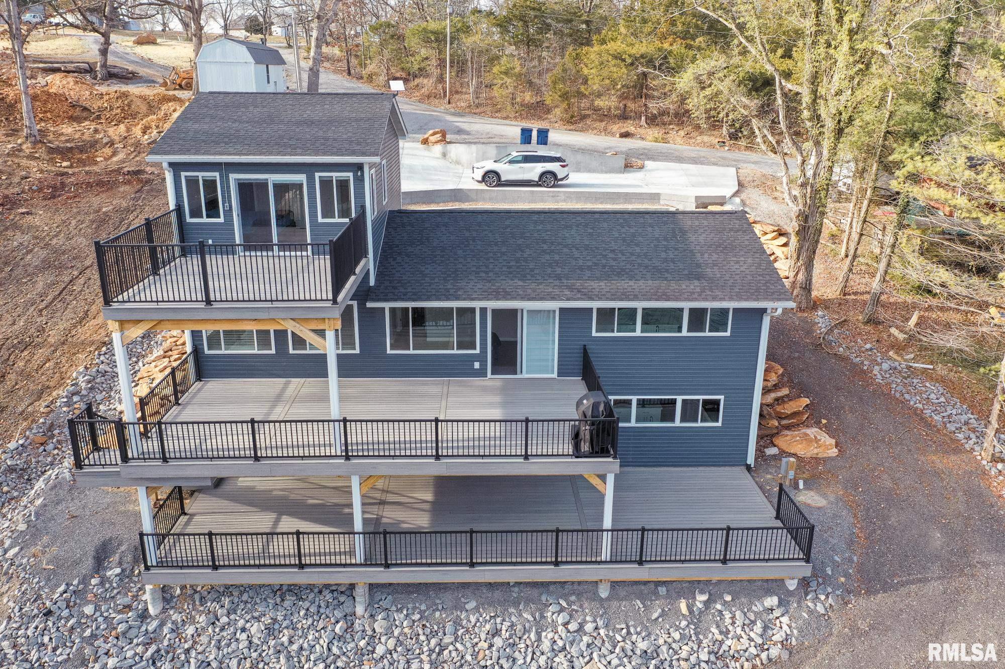 12147 Pebble Point Road Marion, IL 62959 - Photo 6 of 47