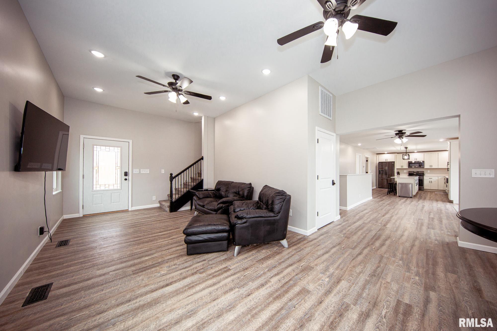 12147 Pebble Point Road Marion, IL 62959 - Photo 10 of 47