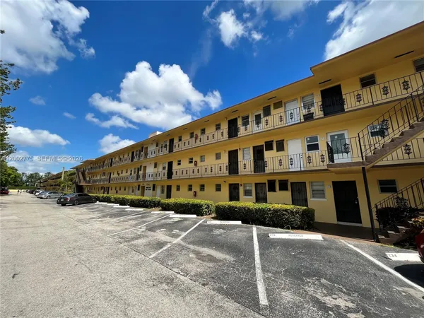 $1,600 | 2810 Northeast 201st Terrace, Unit G108, Aventura, FL 33180