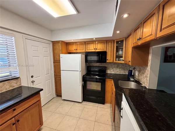 $1,600 | 2810 Northeast 201st Terrace, Unit G108, Aventura, FL 33180