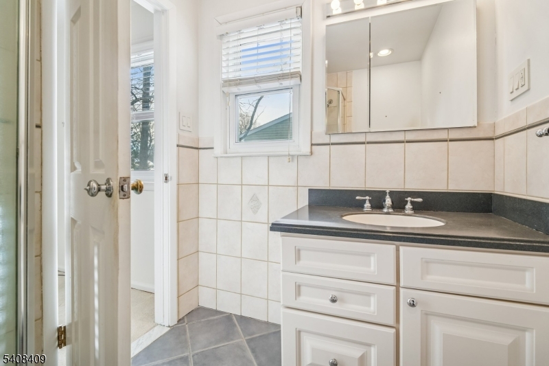 20 Archbridge Lane Springfield, NJ 07081 - Photo 13 of 36