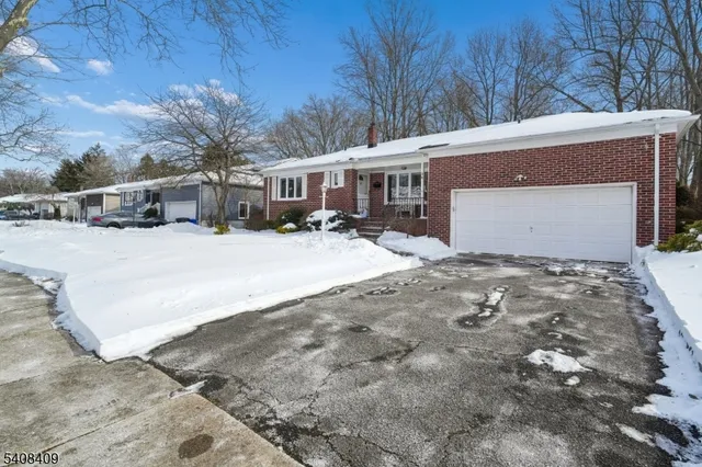 $735,000 | 20 Archbridge Lane, Springfield, NJ 07081
