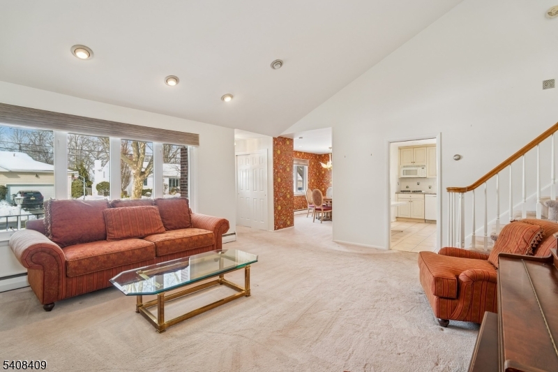 20 Archbridge Lane Springfield, NJ 07081 - Photo 4 of 36