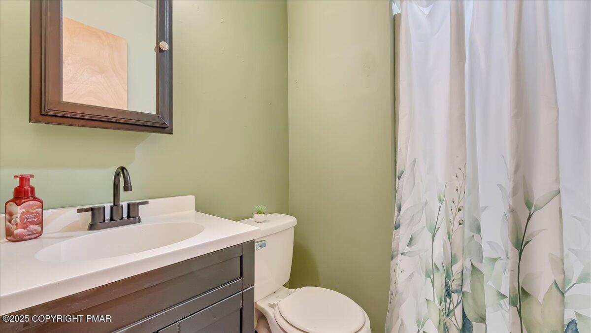 74 Split Rock Road Lake Harmony, PA 18624 - Photo 48 of 77 Bathroom 4