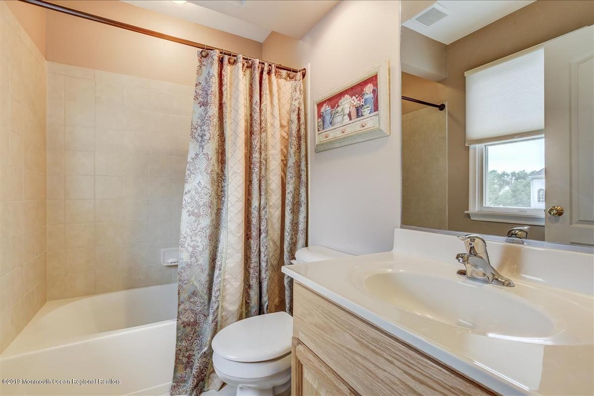 38 Great Bridge Road Freehold, NJ 07728 - Photo 34 of 42 34-Full Bath